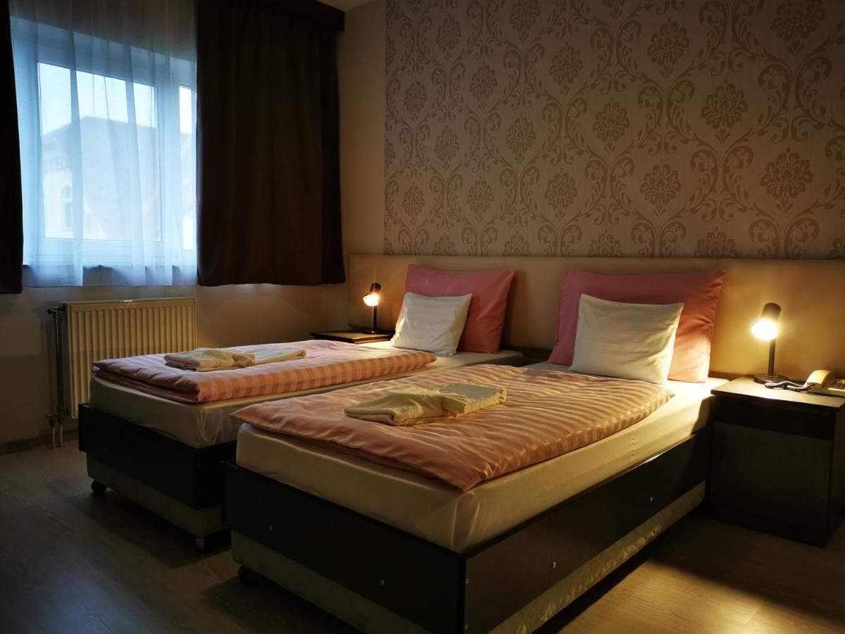 Patyi Etterem Es Hotel Bogote Bagian luar foto