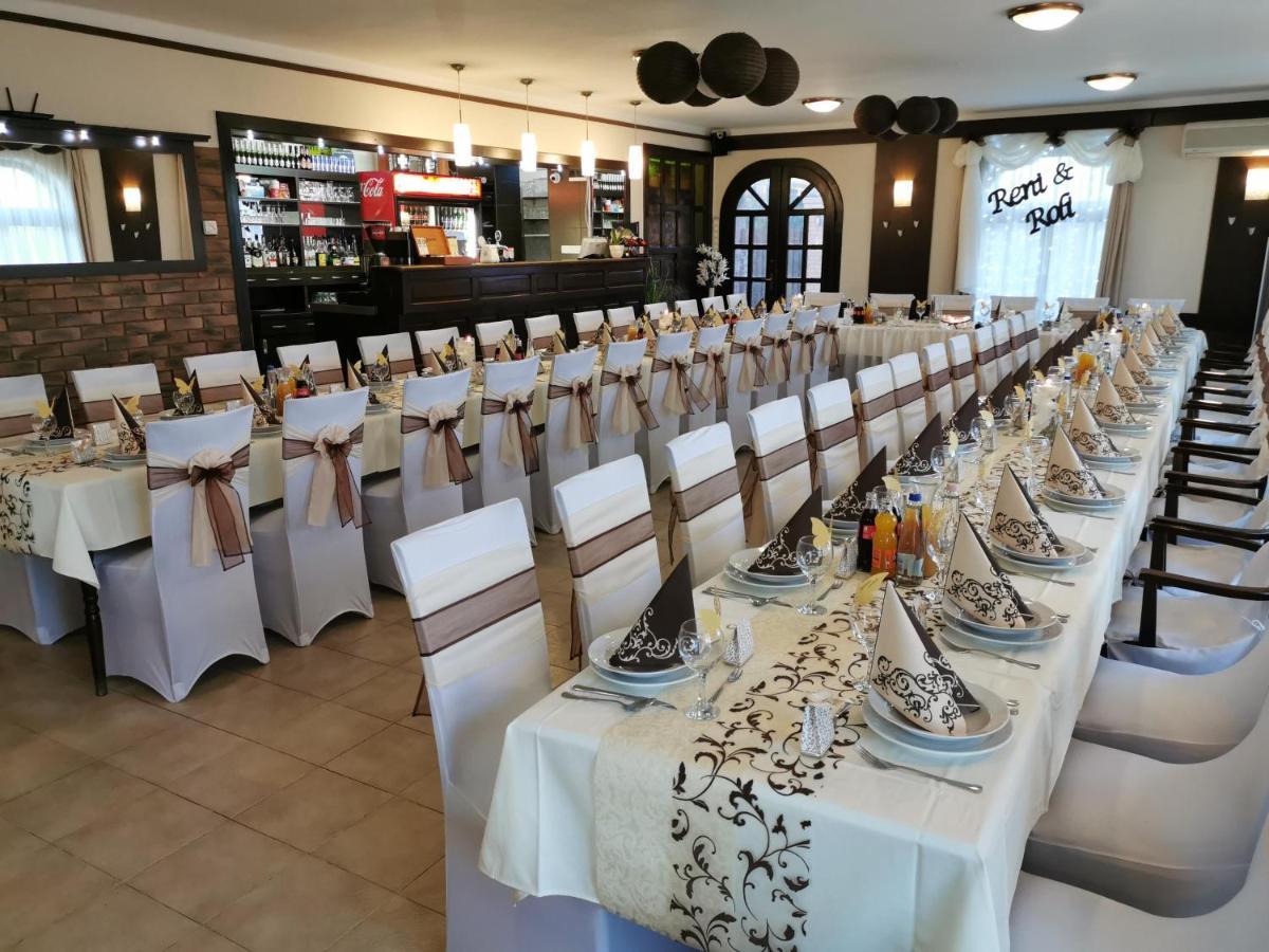 Patyi Etterem Es Hotel Bogote Bagian luar foto