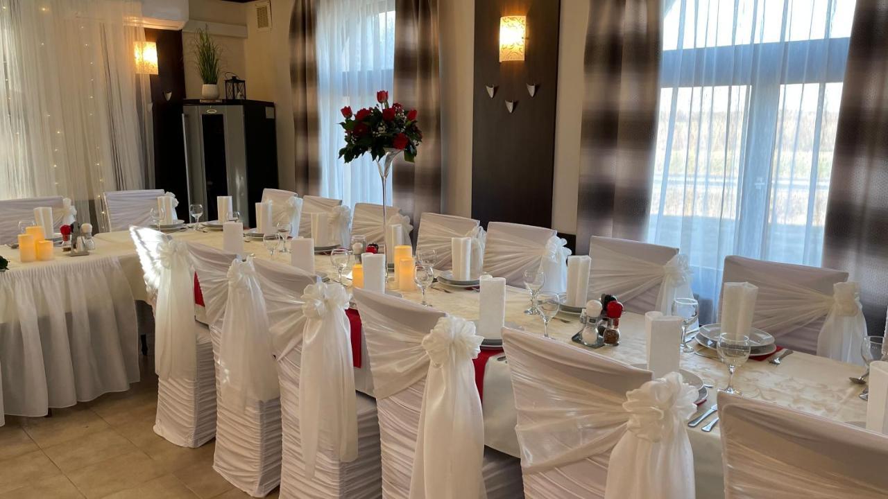 Patyi Etterem Es Hotel Bogote Bagian luar foto