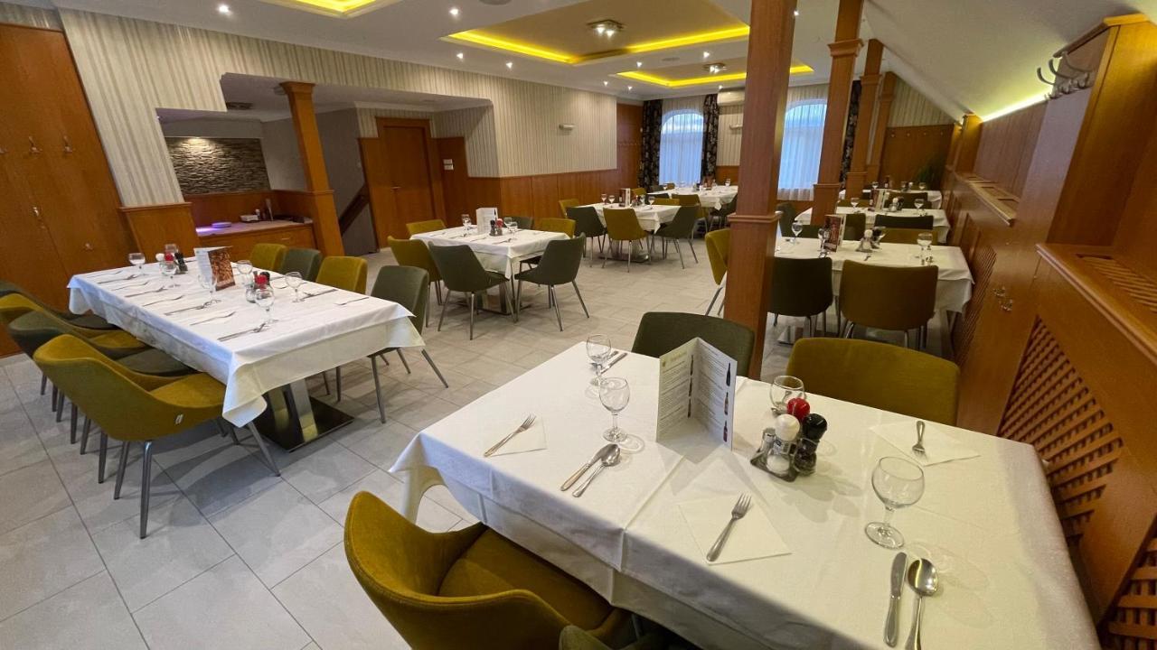 Patyi Etterem Es Hotel Bogote Bagian luar foto