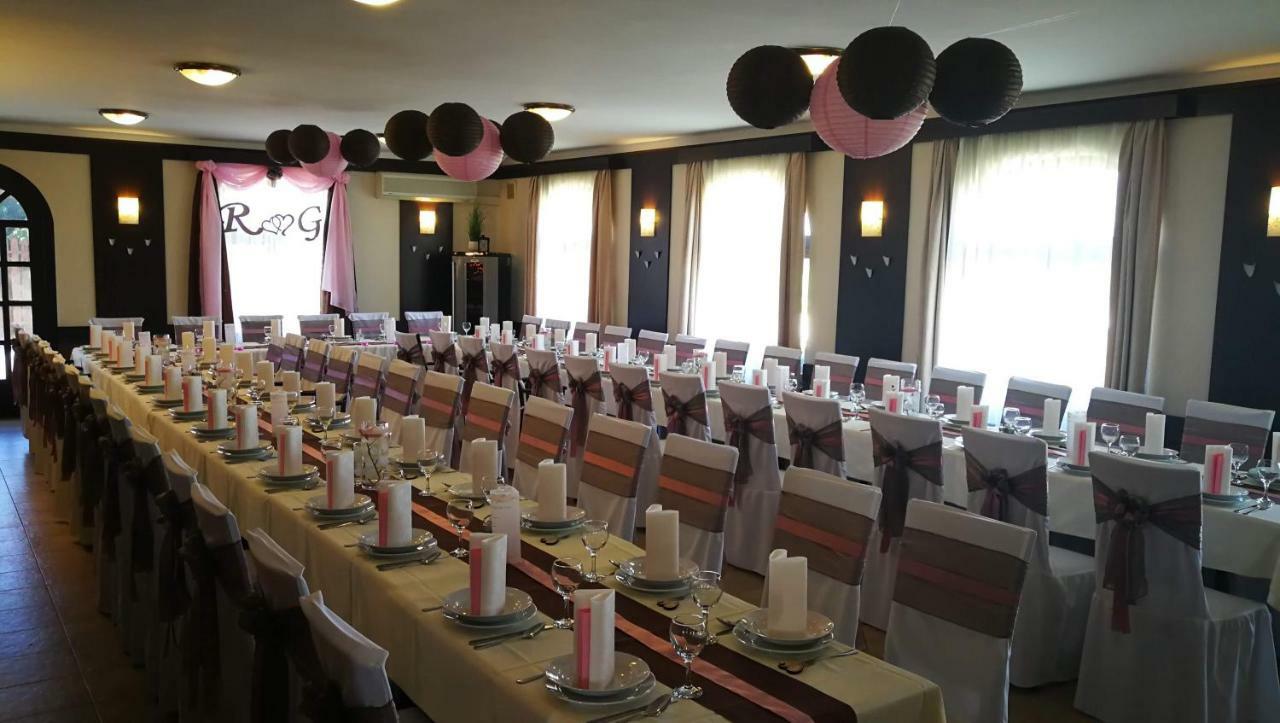 Patyi Etterem Es Hotel Bogote Bagian luar foto