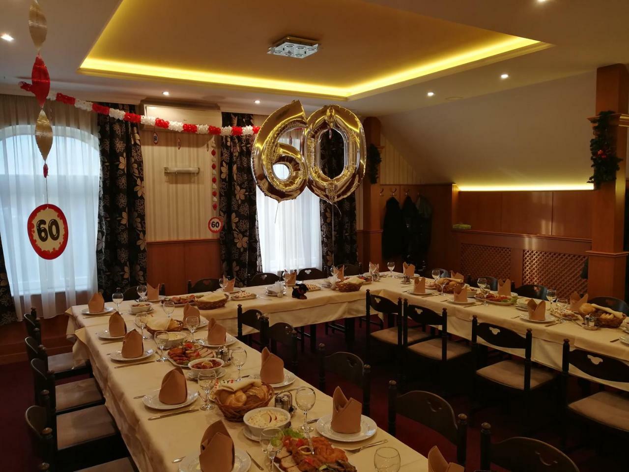 Patyi Etterem Es Hotel Bogote Bagian luar foto